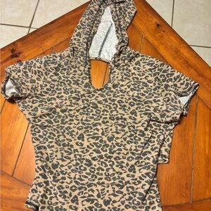VENUS Tan and Black Leopard Print Short Sleeve Hooded Top